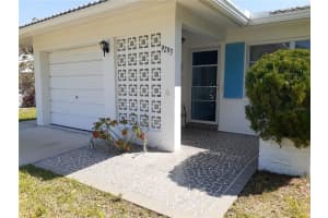 9293 141st St, Seminole, FL 33776, Sold 04/07/22