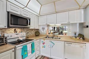 17580 Gulf Blvd, Redington Shores, FL 33708, Sold 04/18/22