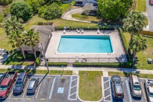 9952 Ashburn Lake Dr, Brandon, FL 33610, Sold 04/26/22