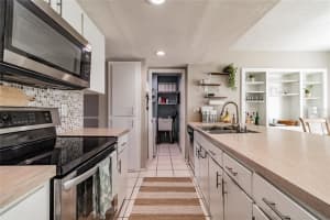 422 Evergreen Dr, Oldsmar, FL 34677, Sold 05/06/22