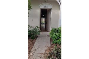 2214 Lake Woodberry Cir, Brandon, FL 33510, Sold 05/10/22