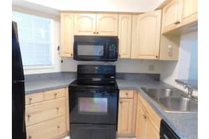 6916 Stonesthrow Cir N, St. Petersburg, FL 33710, Sold 04/27/22
