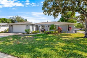 1701 Hibiscus Cir E, Oldsmar, FL 34677, Sold 05/19/22