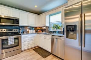 222 Dogwood Cir, Seminole, FL 33777, Sold 05/04/22