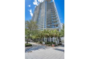 175 1st St S, St. Petersburg, FL 33701, Sold 06/01/22
