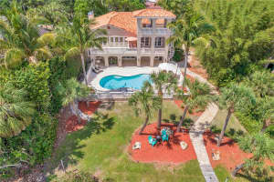 1150 FRIENDLY WAY S, ST PETERSBURG, FL 33705 Sold 08/24/22