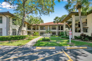 1808 HAMMOCK PINE BLVD #1808, CLEARWATER, FL 33761 Sold 07/15/22