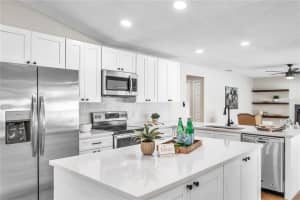 3417 Bloomingdale Oaks Dr, Valrico, FL 33596, Sold 06/14/22