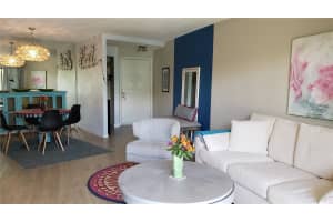 7537 BAYSHORE DR #306, TREASURE ISLAND, FL 33706 Sold 10/28/22