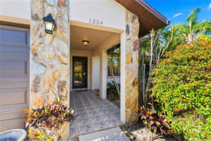 1204 Georgetowne Pl, Sarasota, FL 34232, Sold 06/21/22