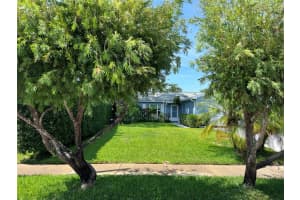 3273 BEAVER DR, CLEARWATER, FL 33761 Sold 11/02/22