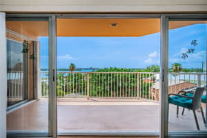 7430 SUNSHINE SKYWAY LN S #501, ST PETERSBURG, FL 33711 Sold 07/27/22