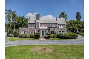 1535 MANOR WAY S, ST PETERSBURG, FL 33705 Sold 08/08/22