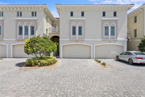 1056 PASEO DEL RIO NE, ST PETERSBURG, FL 33702 Sold 07/13/22