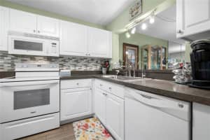 8151 HEATHERWOOD DR #107, SEMINOLE, FL 33777 Sold 07/13/22