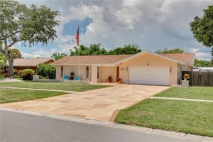 3236 SAN JOSE ST, CLEARWATER, FL 33759 Sold 08/31/22
