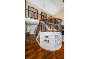 837 MARCO DR NE, ST PETERSBURG, FL 33702 Sold 08/09/22