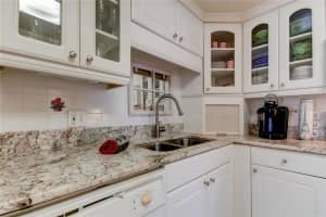 1898 SHORE DR S #105, SOUTH PASADENA, FL 33707 Sold 03/08/23