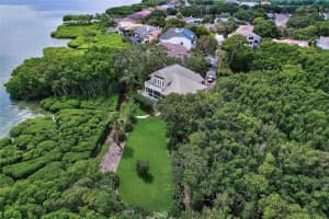 3135 SHORELINE DR, CLEARWATER, FL 33760 Sold 10/07/22