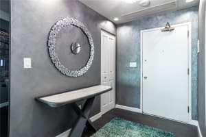 1 BEACH DR SE #1705, ST PETERSBURG, FL 33701 Sold 12/21/23