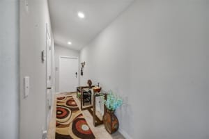 5136 WHITE CHICORY DR, APOLLO BEACH, FL 33572 Sold 07/06/22
