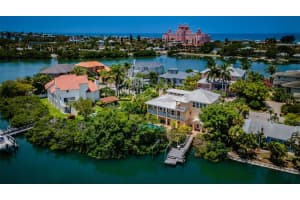 8 MANGROVE PT, ST PETE BEACH, FL 33706 Sold 07/13/22