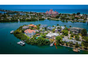 8 MANGROVE PT, ST PETE BEACH, FL 33706 Sold 07/13/22