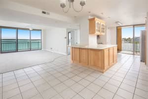 1 KEY CAPRI #213E, TREASURE ISLAND, FL 33706 Sold 09/02/22