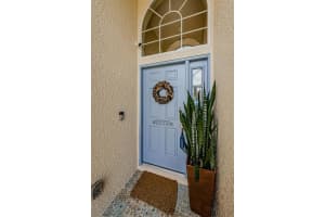514 YORK DALE DR, RUSKIN, FL 33570 Sold 08/23/22
