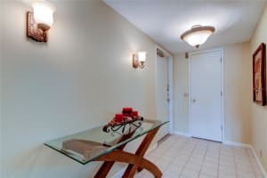 1847 SHORE DR S #101, SOUTH PASADENA, FL 33707 Sold 08/10/22