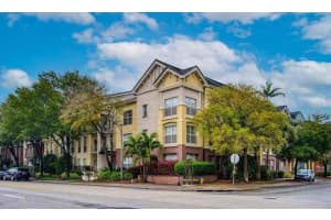 2410 W AZEELE ST #214, TAMPA, FL 33609 Sold 08/29/22