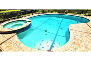 398 WATERFORD CIR E, TARPON SPRINGS, FL 34688 Sold 08/12/22