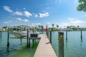 452 HERMOSITA DR, ST PETE BEACH, FL 33706 Sold 07/19/22