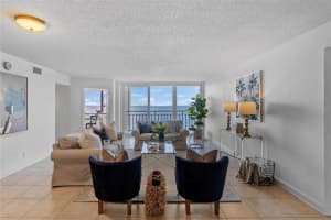 5700 ESCONDIDA BLVD S #302, ST PETERSBURG, FL 33715 Sold 08/10/22