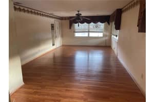 5217 81ST ST N #14, ST PETERSBURG, FL 33709 Sold 10/25/22
