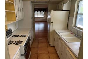 5217 81ST ST N #14, ST PETERSBURG, FL 33709 Sold 10/25/22