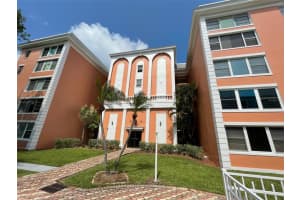 6960 20TH AVE N #504, ST PETERSBURG, FL 33710 Sold 11/16/22