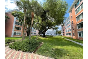 6960 20TH AVE N #504, ST PETERSBURG, FL 33710 Sold 11/16/22