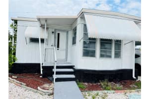 4851 W GANDY BLVD #B14L40, TAMPA, FL 33611 Sold 08/10/22