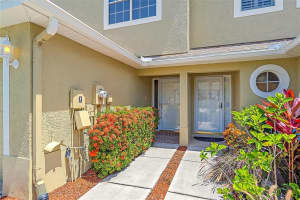 11231 KAPOK GRAND CIR, ST PETERSBURG, FL 33708 Sold 07/26/22