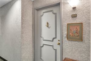1 BEACH DR SE #2110, ST PETERSBURG, FL 33701 Sold 08/16/22