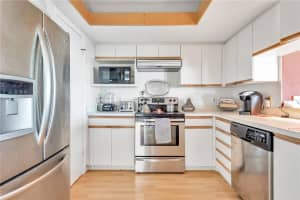 236 MARINER DR, TARPON SPRINGS, FL 34689 Sold 04/24/23