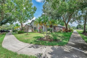 5383 SARAPOINTE DR, SARASOTA, FL 34232 Sold 07/28/22