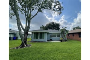 521 LAKE CAROLYN CIR, LAKELAND, FL 33813 Sold 08/17/22