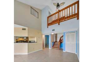6825 STONESTHROW CIR N #1204, ST PETERSBURG, FL 33710 Sold 11/03/22