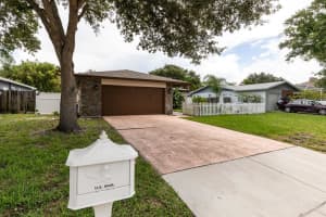 1712 HIBISCUS CIR N, OLDSMAR, FL 34677 Sold 01/10/23