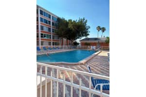 6800 20TH AVE N #410, ST PETERSBURG, FL 33710 Sold 10/17/22