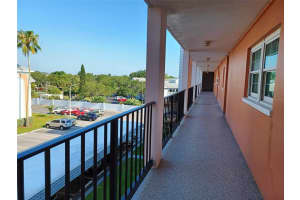 6800 20TH AVE N #410, ST PETERSBURG, FL 33710 Sold 10/17/22