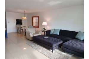 6800 20TH AVE N #410, ST PETERSBURG, FL 33710 Sold 10/17/22