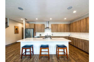 1110 25TH ST N, ST PETERSBURG, FL 33713 Sold 10/17/22